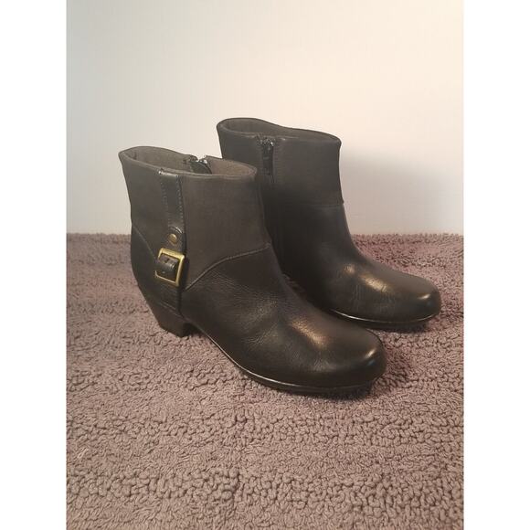 Clark's Bendables Women's Black Leather Zip Ankle bootie Size‎ 5.5 - Picture 1 of 9